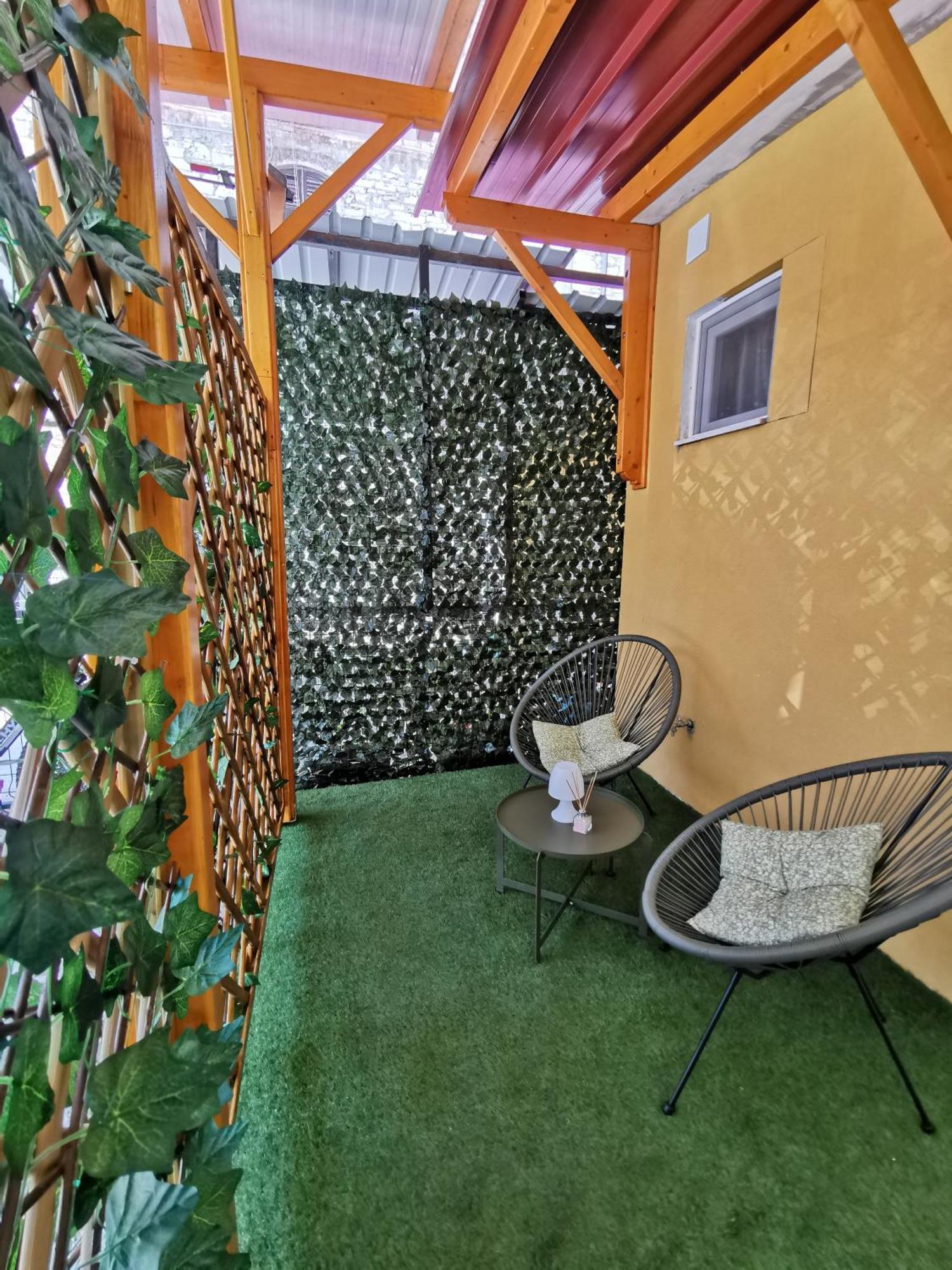 Studio With Character Пула Екстериор снимка